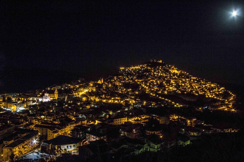 Al Borgo - Diffuso Apartment Agira